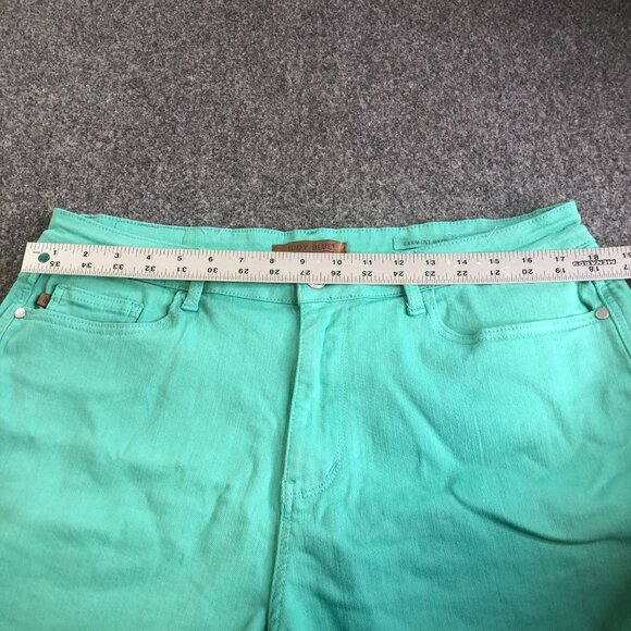 Judy Blue Shorts Womens 3XL Mint Green Garment Dyed Denim Mom Relaxed Plus - Picture 4 of 9